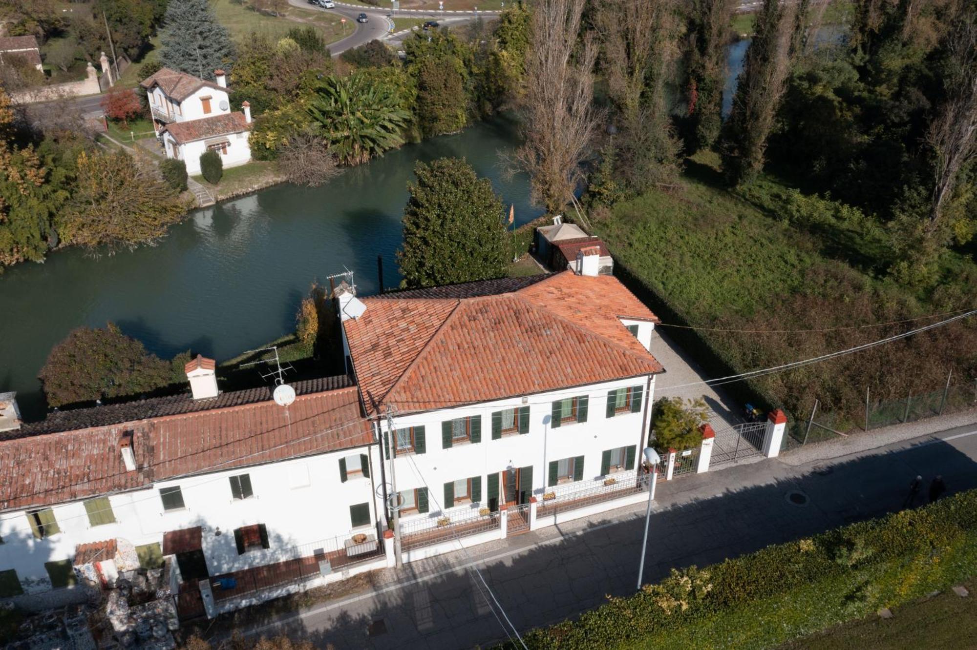 Dimora Naviglio Bed & Breakfast โตโล ภายนอก รูปภาพ